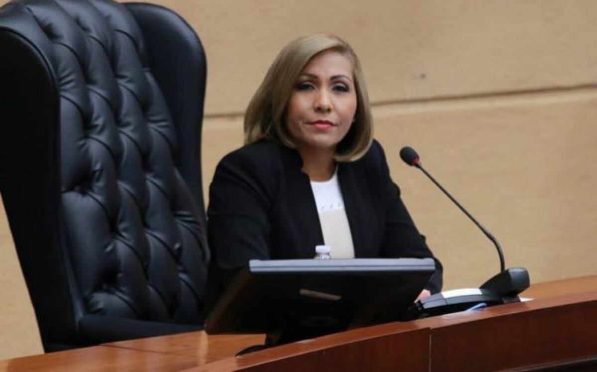 Abren proceso de sanción contra la presidenta de la Asamblea Yanibel Ábrego