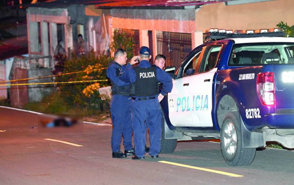 ¡LO ACRIBILLAN AFUERA DE SU CASA! Pavo de busito pirata en San Miguelito