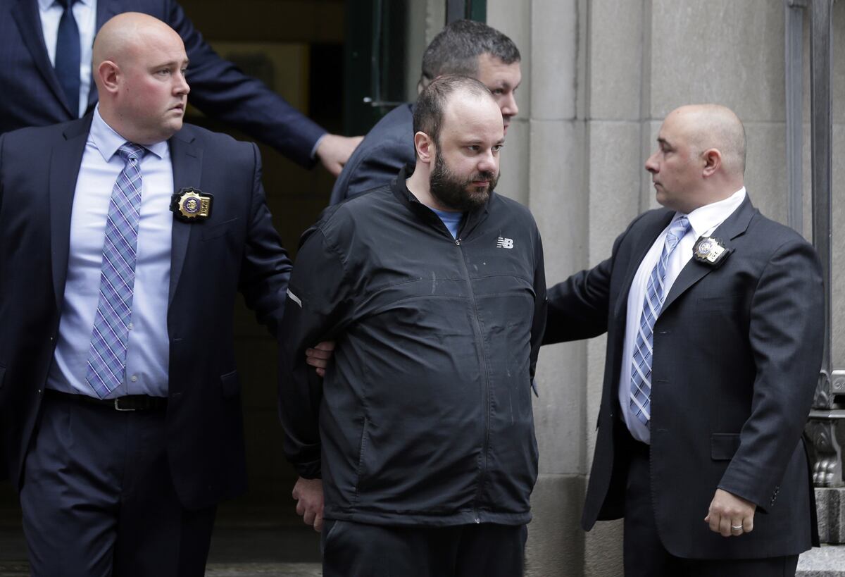 Surgen detalles de hombre que se metió a la catedral de Nueva York con recipientes de gasolina