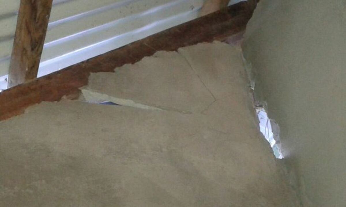 PRECAUCIÓN. Dos  casas serán demolidas,varias familias afectadas tras el sismo