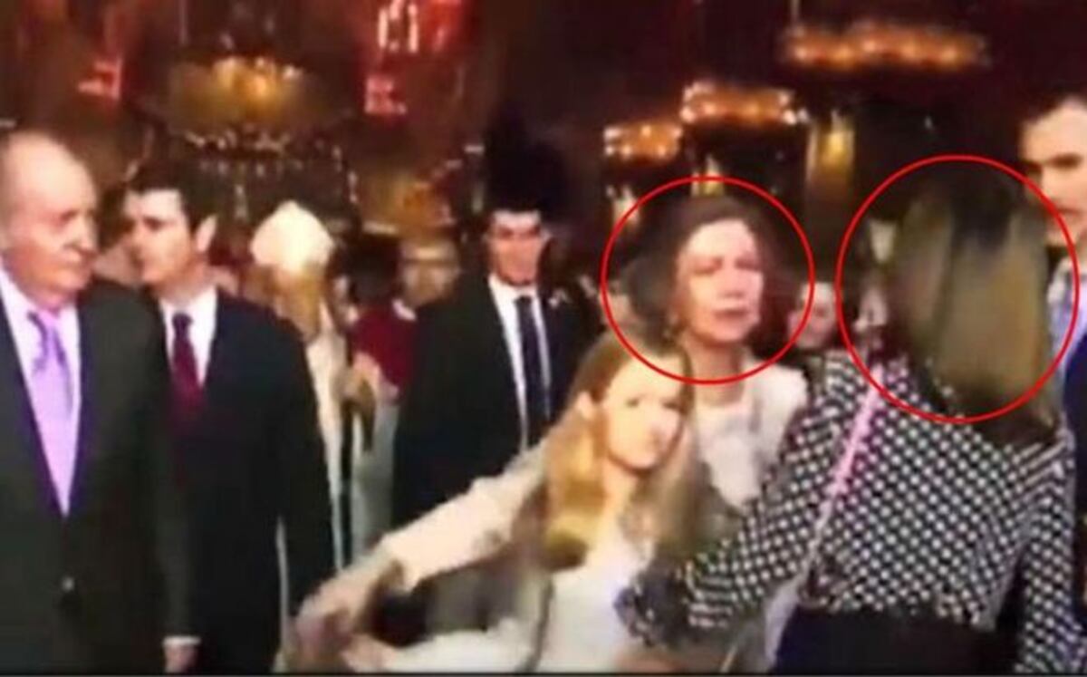 VIDEO| Descifran lo que Letizia y Sofía se dijeron durante incidente