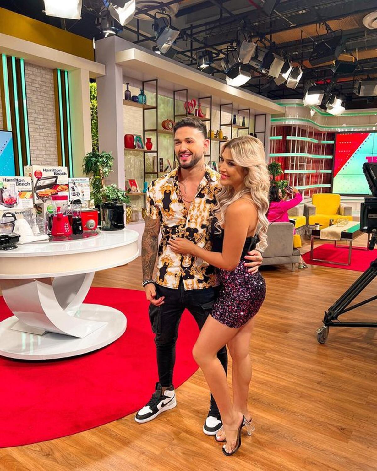 Karina y Asaf no son novios. El boricua llega a Panamá tras el Poder del Amor