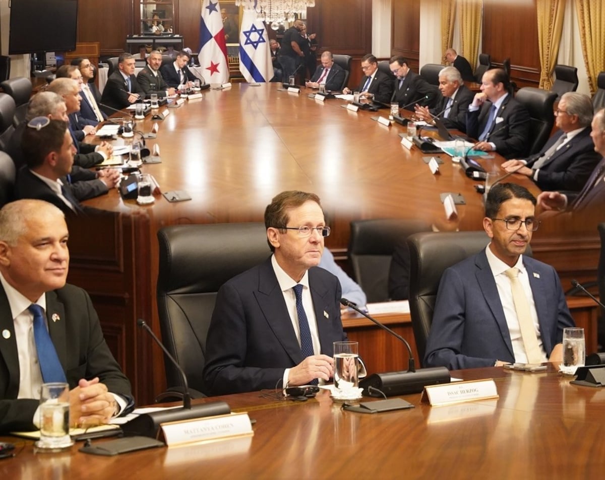 Histórica visita: presidente del Estado de Israel aterriza en Panamá y recorre Miraflores + VÍDEO