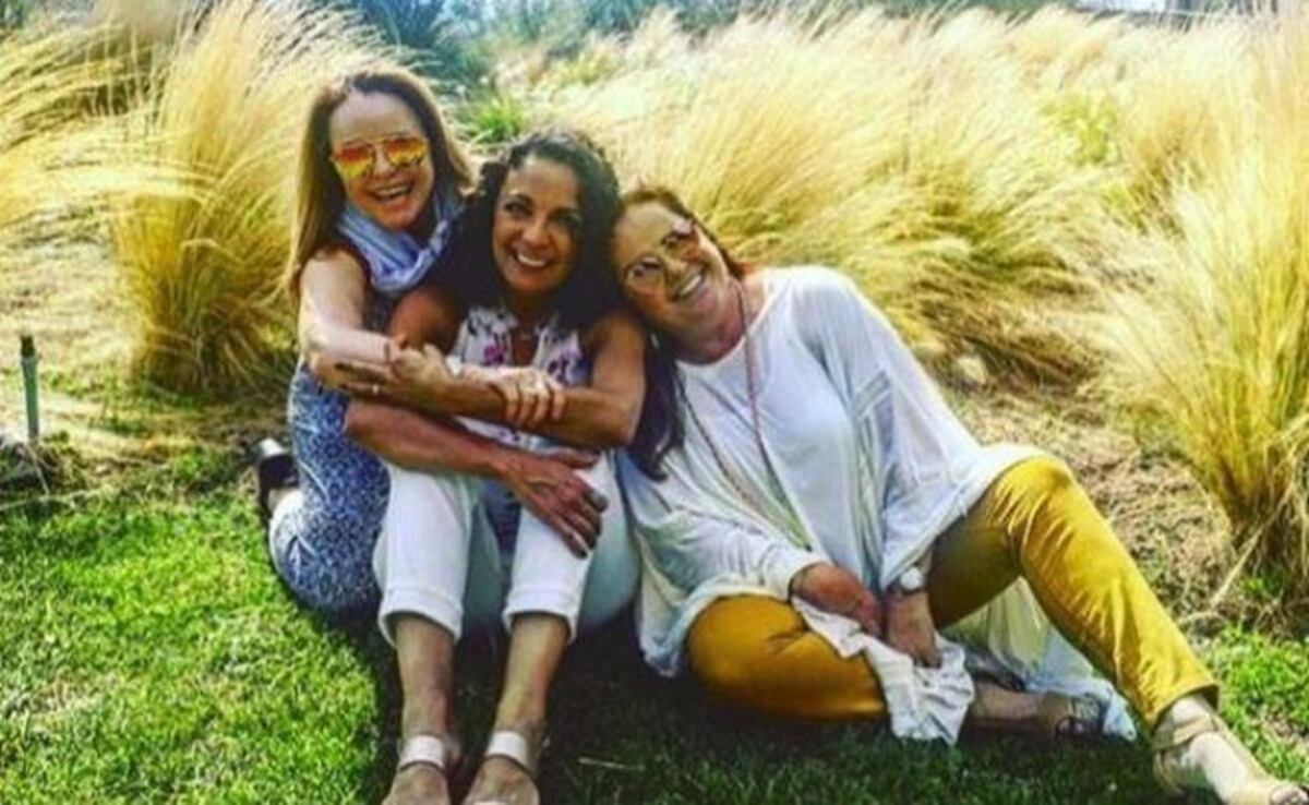 Pandora recibe críticas por desafinar durante presentación en Chile