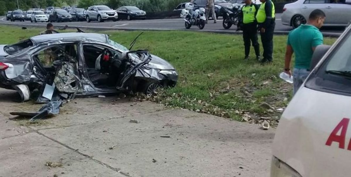 VUELCO IMPACTANTE. Varios heridos por Puente de las Américas en plena Navidad