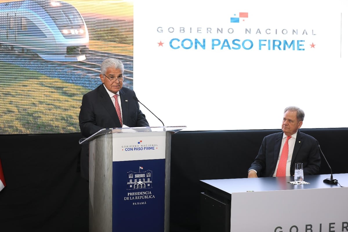 Presidente Mulino presenta trazado del tren Panamá-David