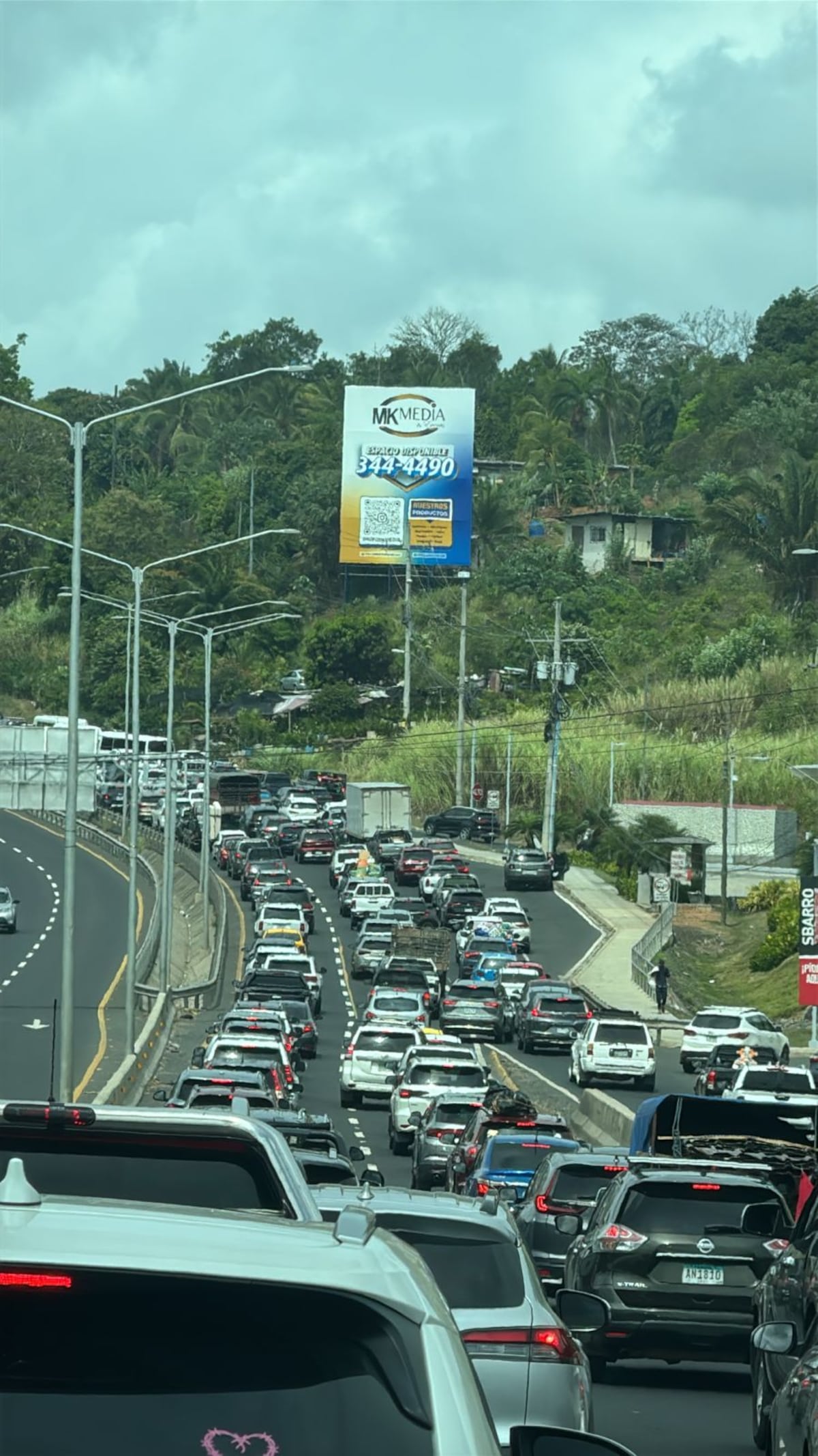 Tranque hasta por los codos: Habilitan inversión de carriles en la Interamericana