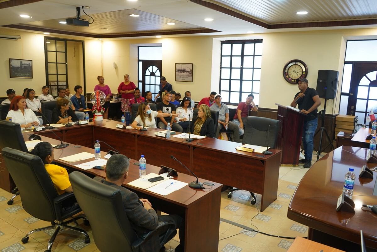 Concejo Municipal de Arraiján debate reparación de cancha y extensión de moratoria