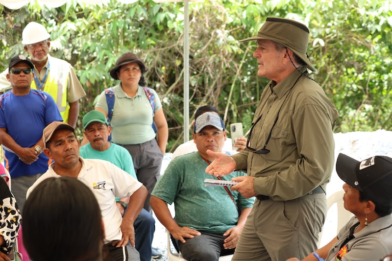 Comunidades cercanas a la mina se unen para monitorear sus ríos con ‘Guardianes del Agua y la Biodiversidad’