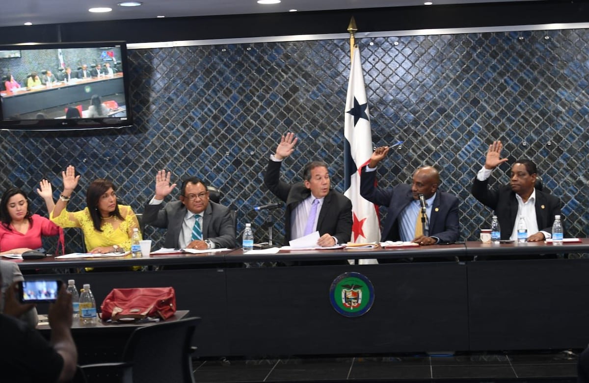 Rechazan contrato ley entre el Estado y Minera Panamá