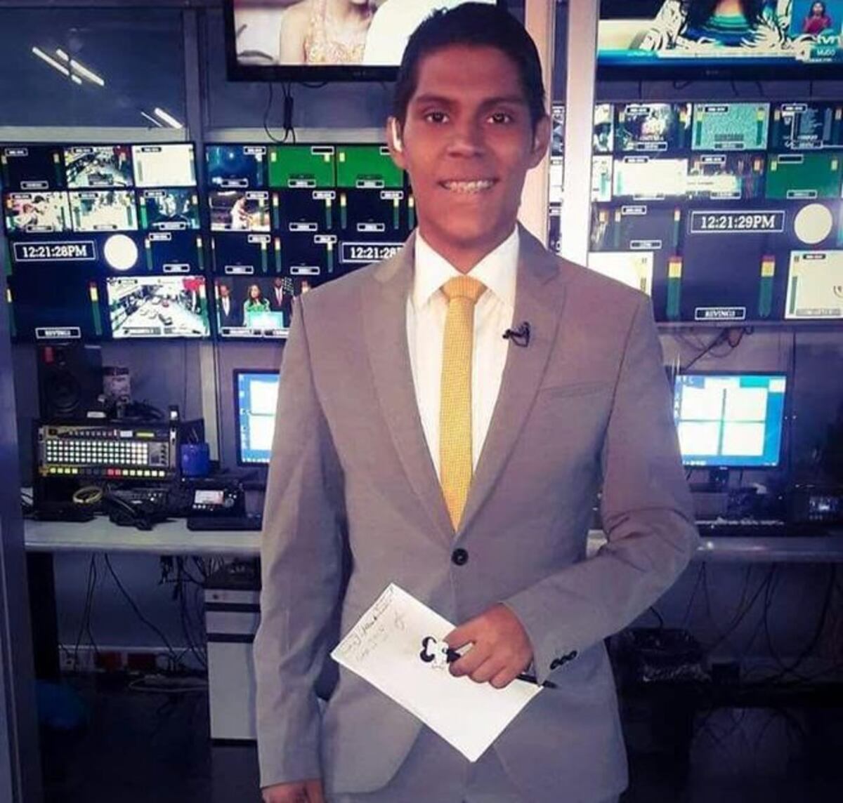 Muere reportero de TV