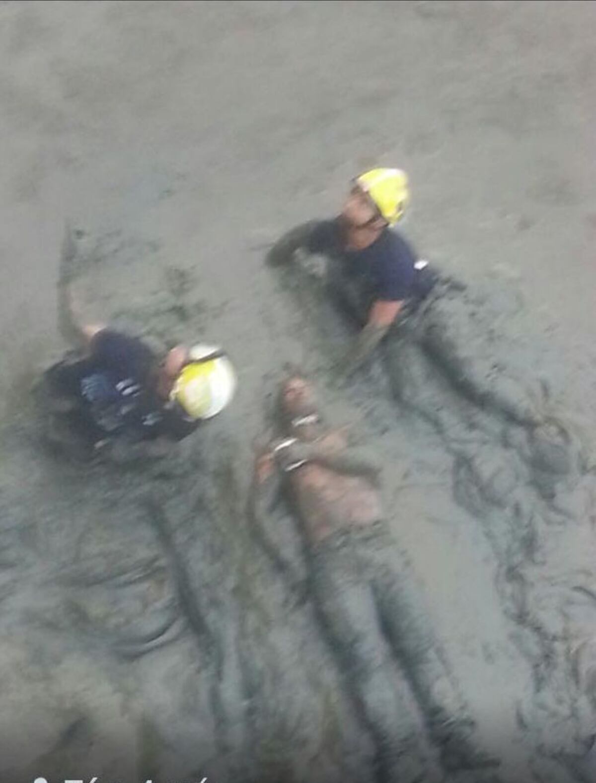 Hombre colisiona, sale expulsado del auto y cae del tramo marino en Corredor Sur