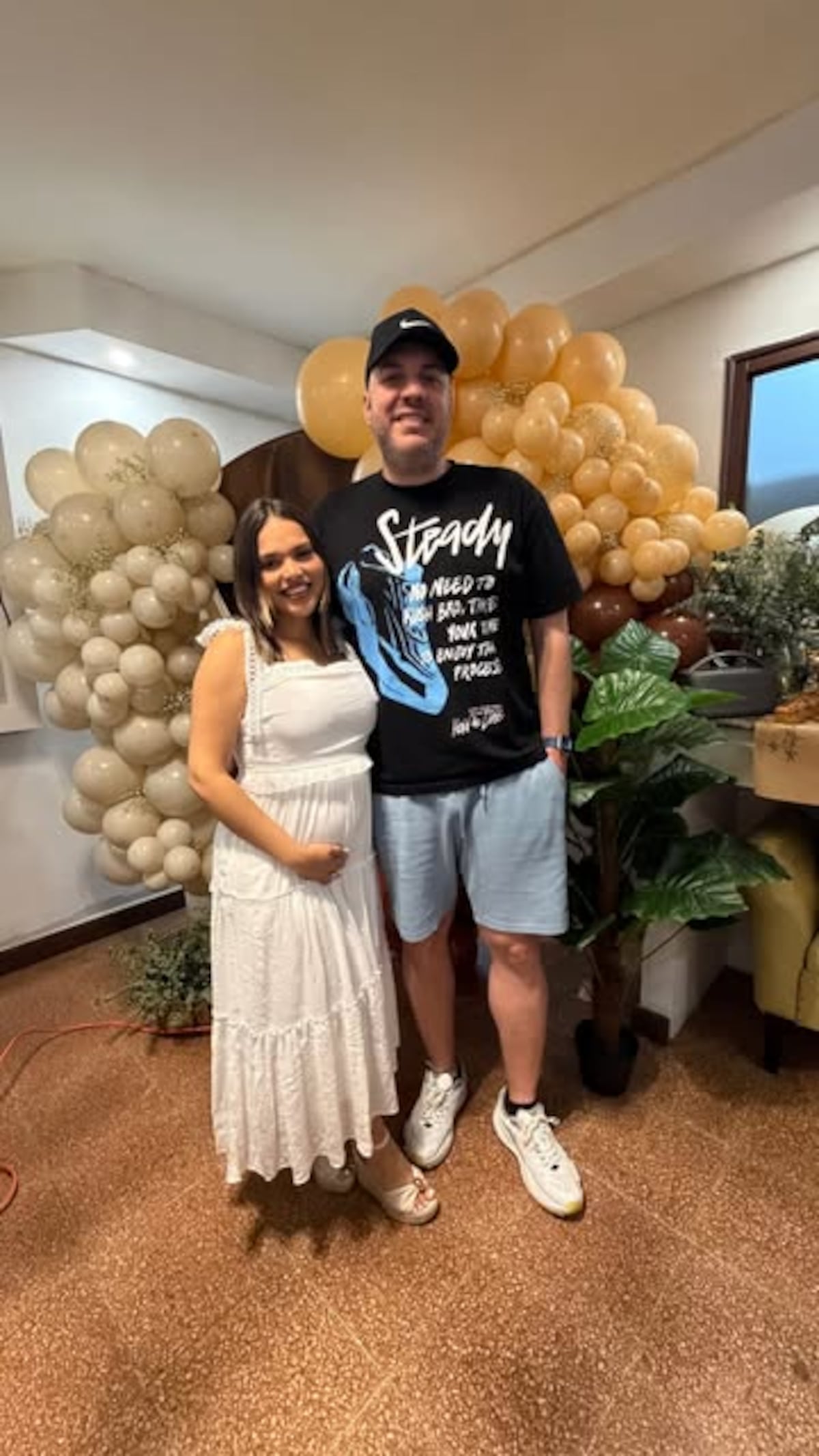 VÍDEO | Lluvia de cariño: María Del Pilar y Barceló celebran el baby shower de su bebé entre juegos y risas