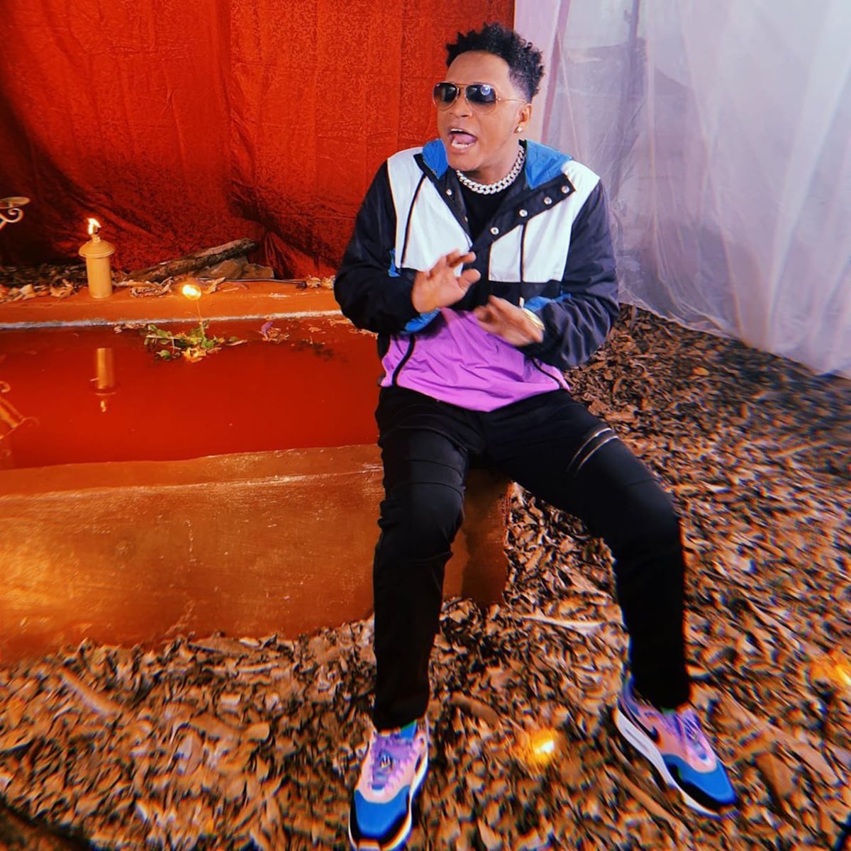 Marigaby olvidó la boleta y el supuesto maltrato y, la pasa rico en la playa con Eddy Lover