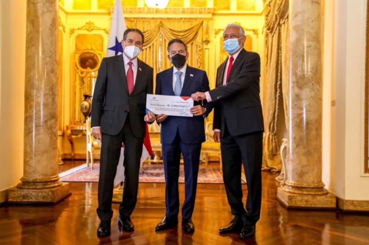 Nito Cortizo recibe aportes 2022 del Canal de Panamá