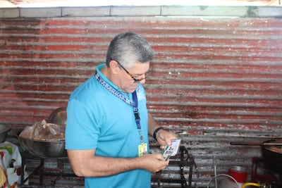 Inspectores del Minsa recorren puestos de comida en las Fiestas de Patronales Santiago