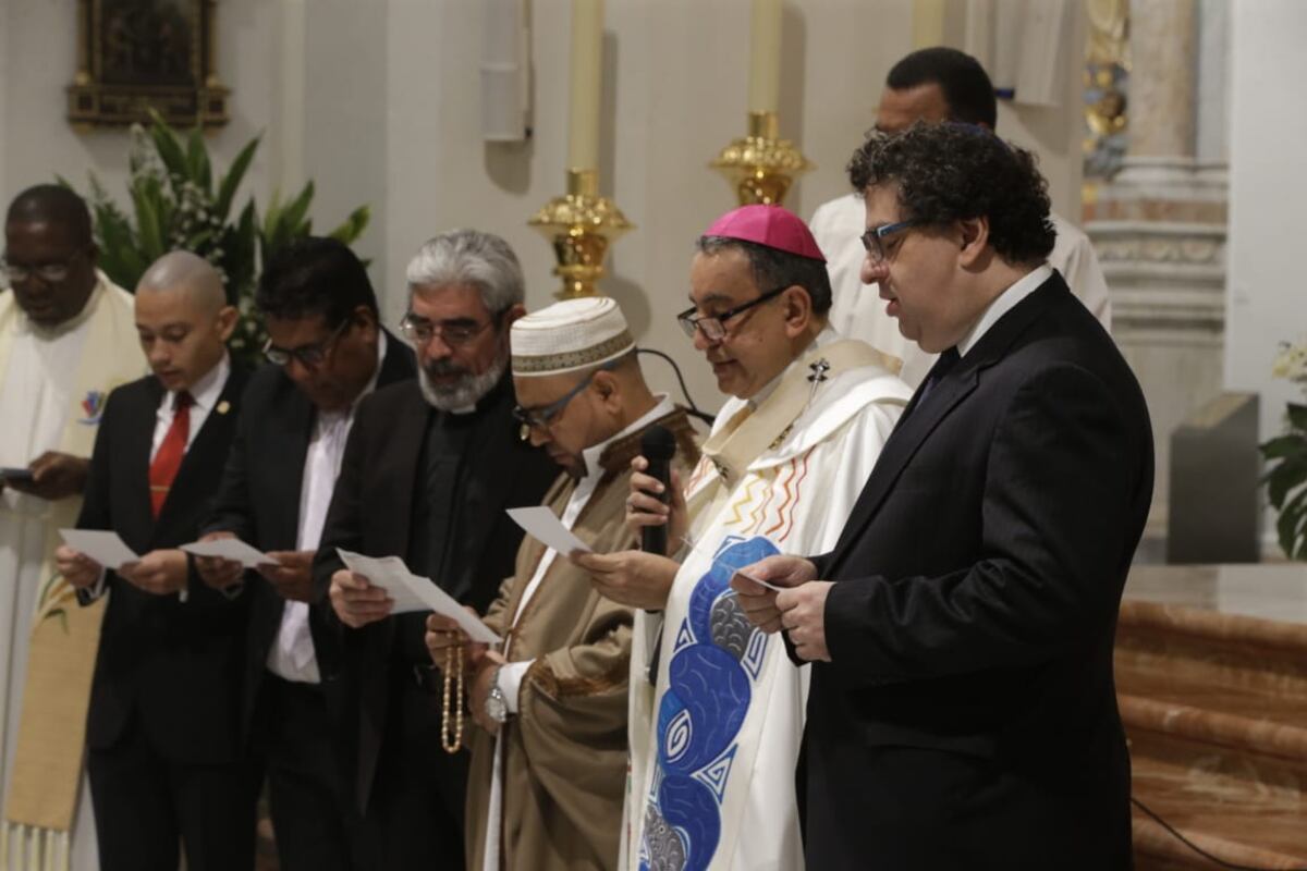 Ulloa hizo un llamado a la población panameña sobre las reformas constitucionales