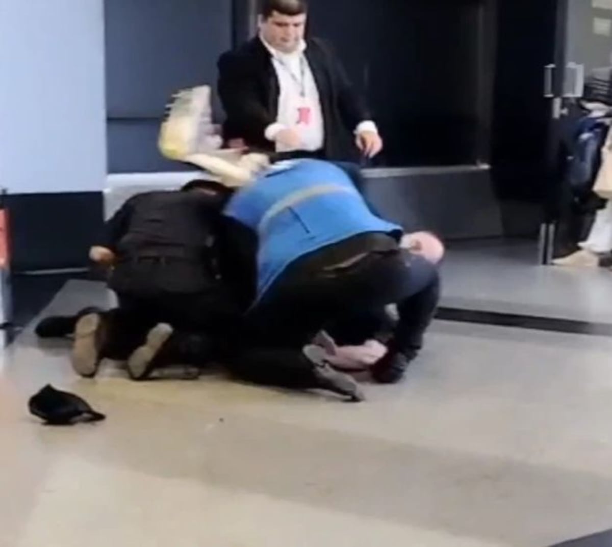 Caos total. Pasajero fuera de control obliga a suspender un vuelo desde Paraguay con destino a Panamá