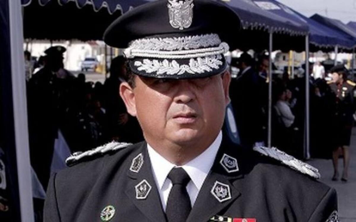 ¡AY, MADRE!   Director de la Policía se emberraca con Pelenchín