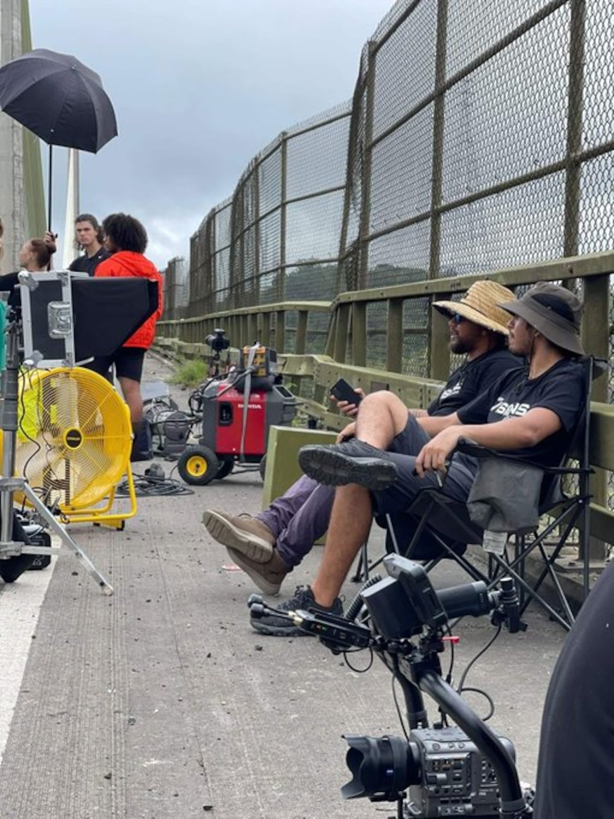 Viral. Cierre del Puente Centenario ‘para sesión de fotos’ causa revuelo. La Policía reacciona. Video