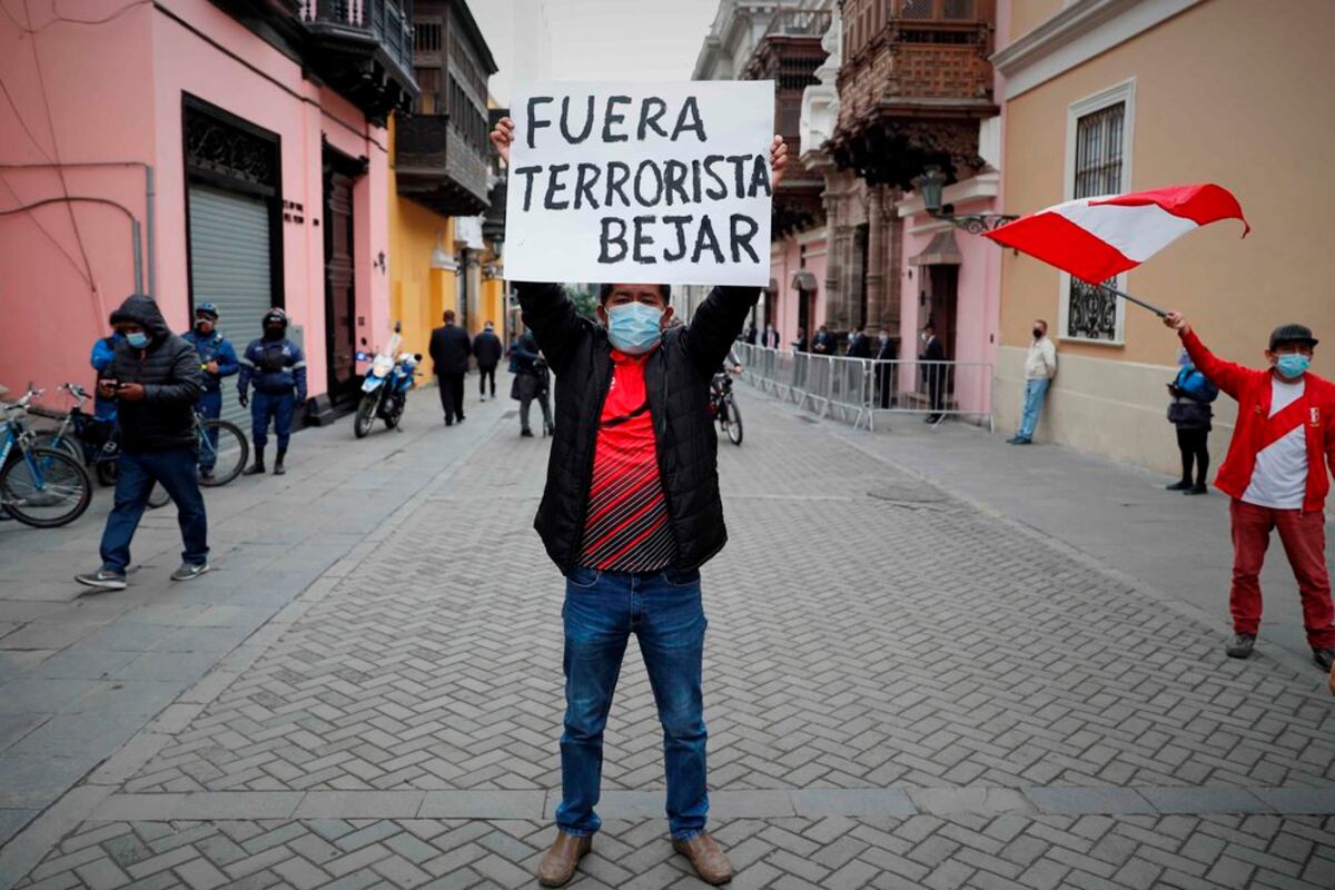 El ministro de Exteriores de Perú renuncia tras sus controvertidas palabras sobre la Marina y el terrorismo