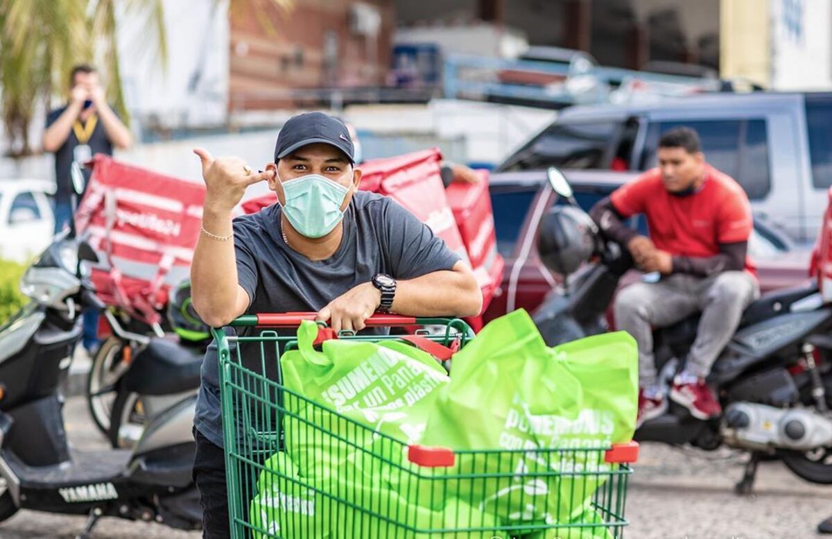 Ayudó a reubicar a una familia que vivía en un puente. Joao Centella, el creador de ‘La Rebeca’ lleva esperanzas  