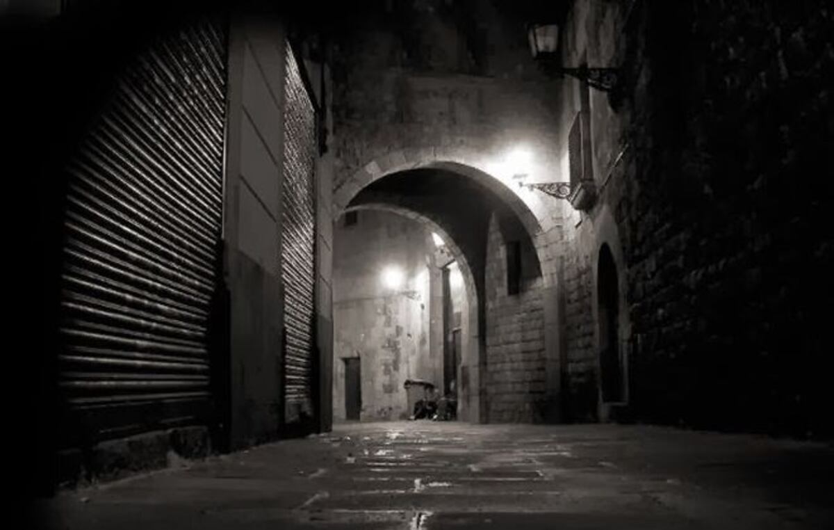 Peatón evita que mujer sea violada en un callejón