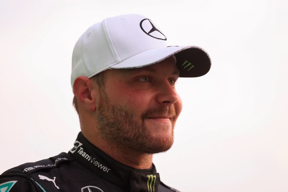 F1: Bottas le gana a Hamilton y Verstappen en la clasificación, pero luego es sancionado