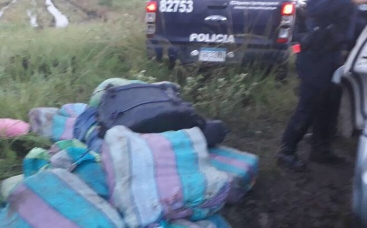 DROGA REGADA POR TODOS LADOS. La policía intercambio disparos con los narcos