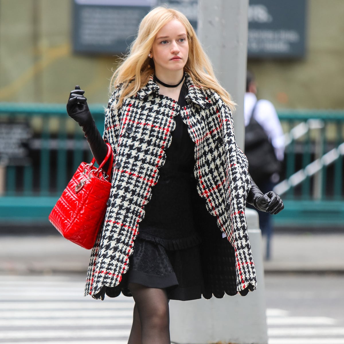 Julia Garner, una joven actriz en ascenso que cautiva al streaming