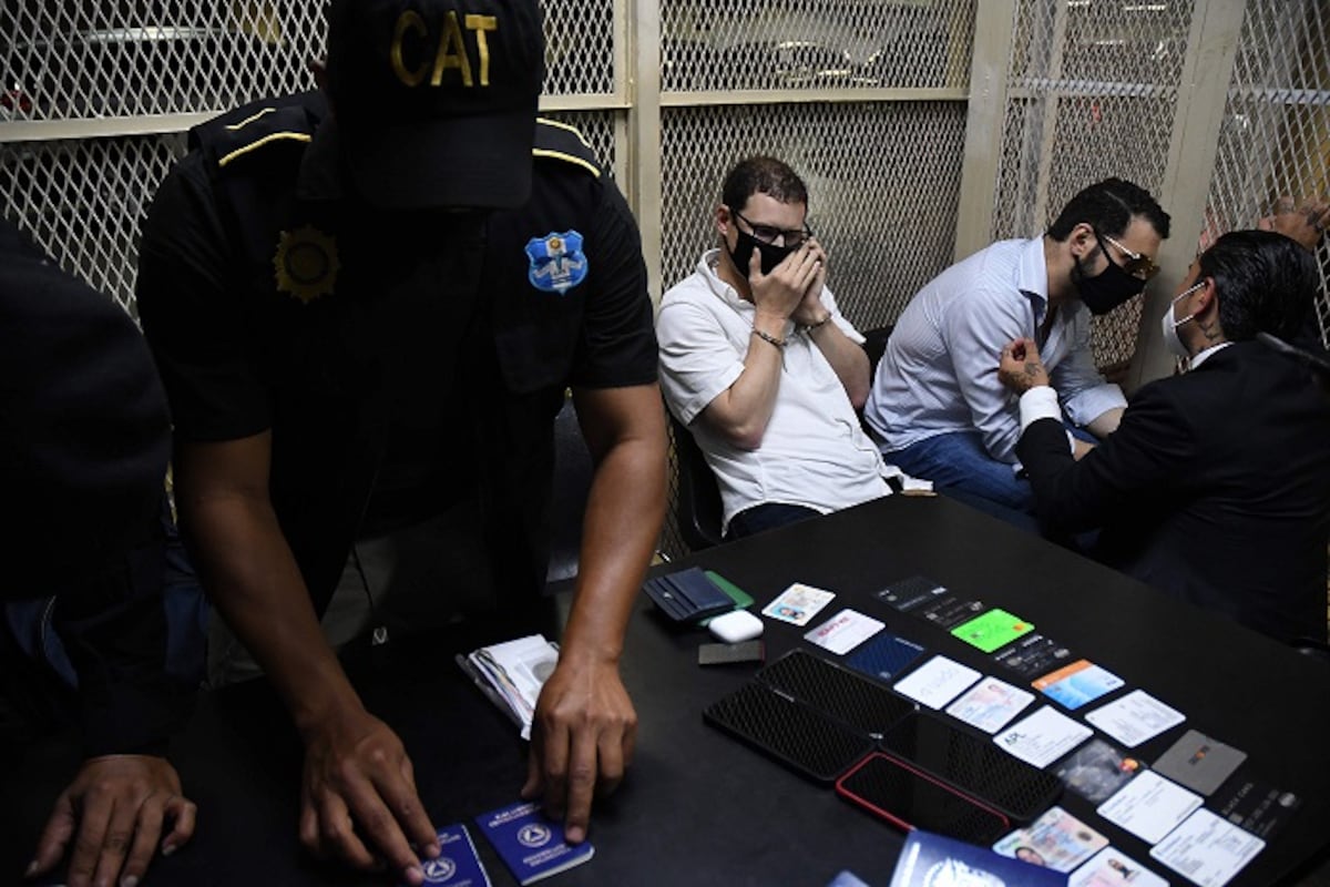 Autoridades panameñas deben una explicación. ¿Quién autorizó el vuelo que traería a los hermanos Martinelli?