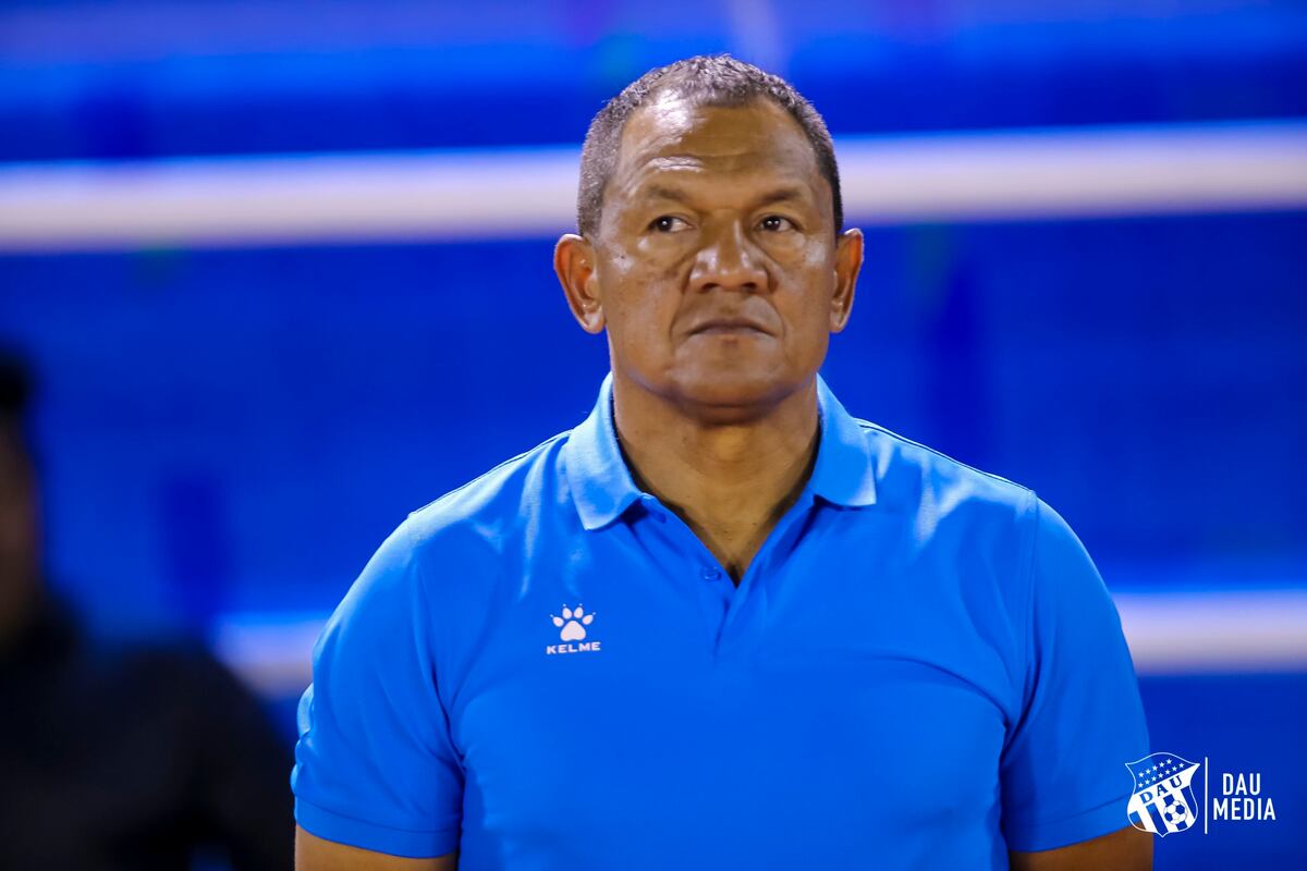 ‘Chicho’ Pérez no seguirá como técnico del Árabe Unido