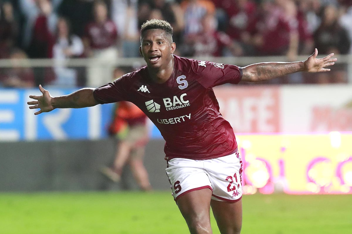 Panamá atento a Escobar tras suspensión y regreso al Saprissa