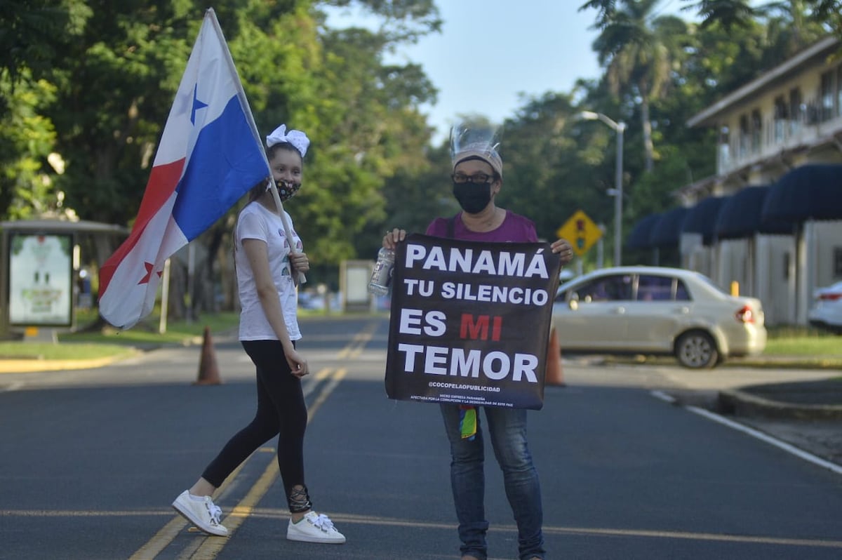 Ciudadanos no olvidan los abusos cometidos contra los niños, piden justicia