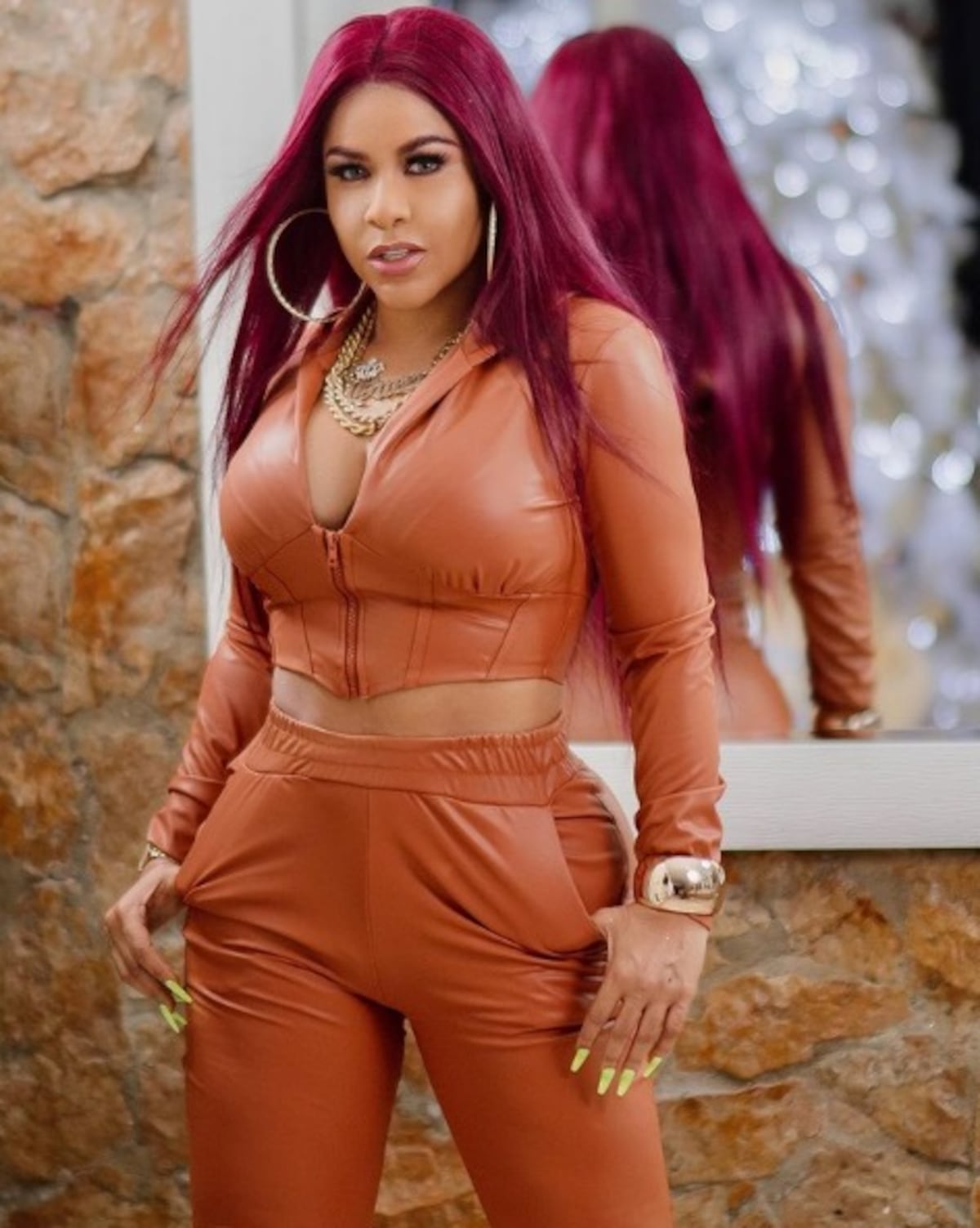 ‘La reina de las redes’. Demphra se une a Fausto y Tarik en explosivo tema