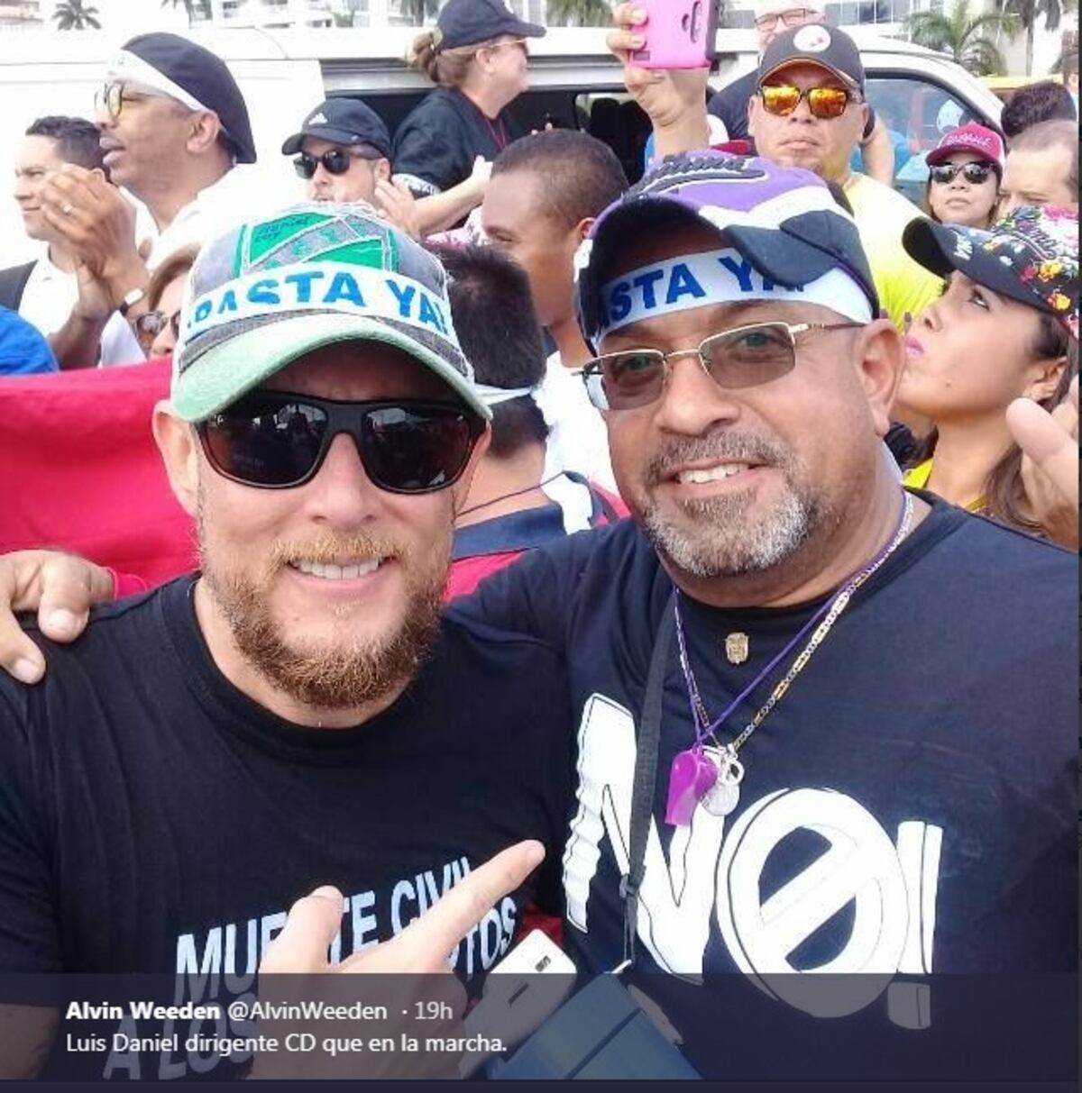 Alvin Weeden reta a Davis a que lo demande y vincula al cascaroso con el CD