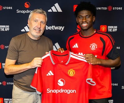 United paga una fortuna por Carlos Baleba