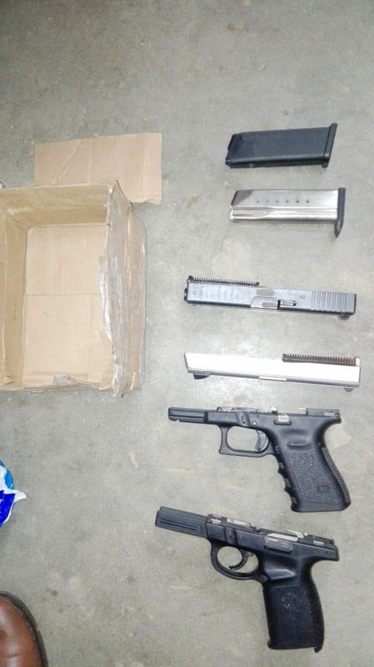 No es broma. Meten una 9 milímetros en La Joya y se les escapa el reo involucrado dentro del penal. Chequee lo que encontraron