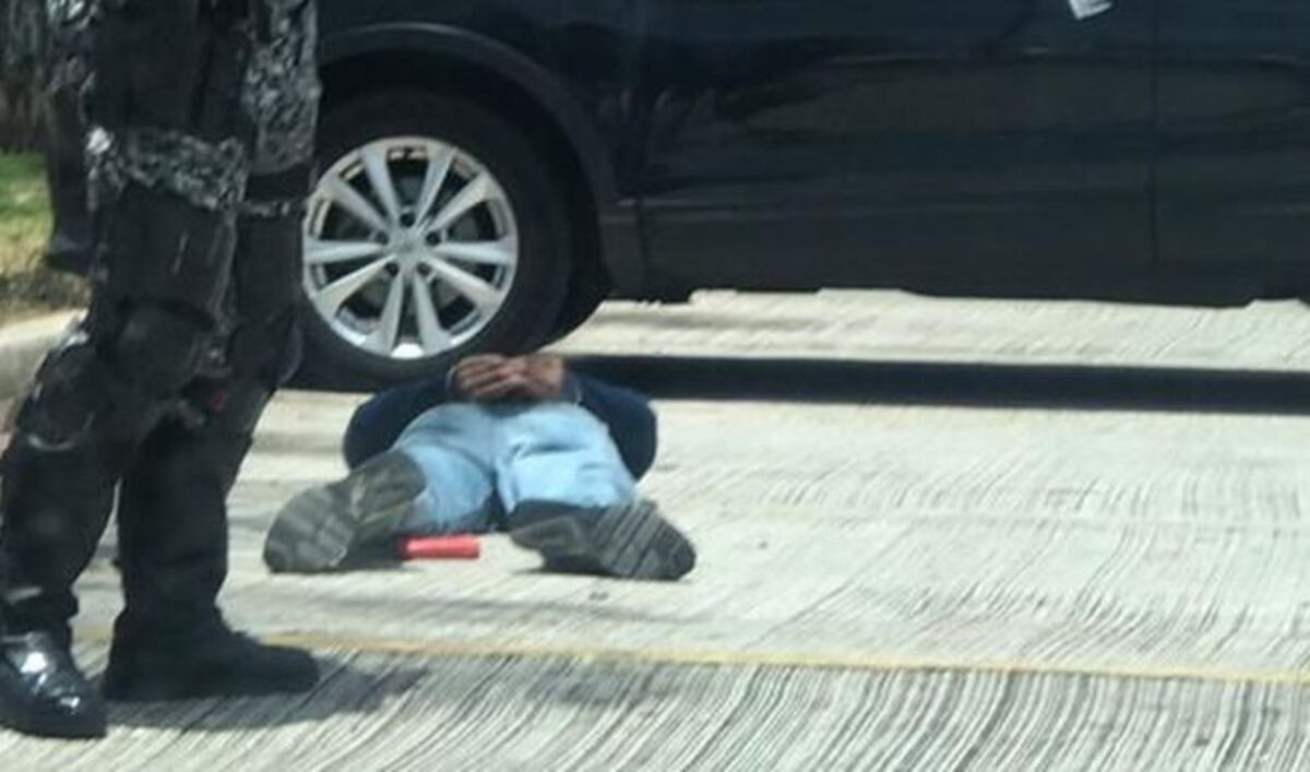 Asaltantes atacan a billeteras justo antes del sorteo, en Brisas. Capturan a dos