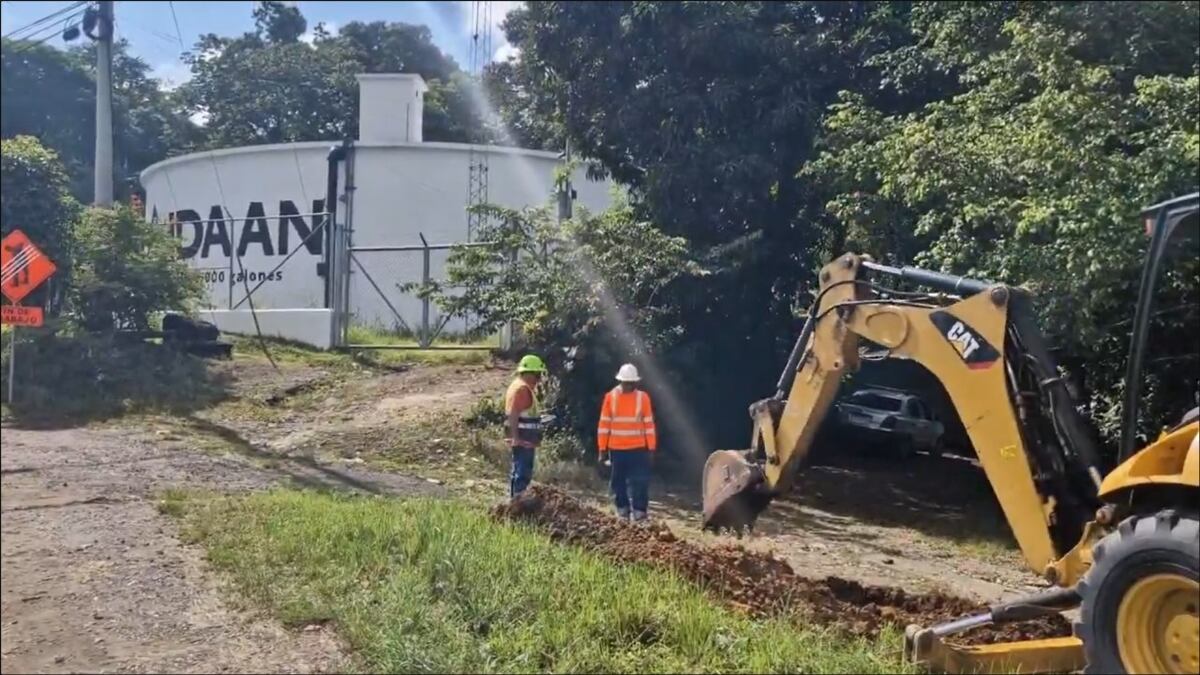 Maquinaria en acción: Idaan arranca instalación de tuberías sobre la Vía Centenario