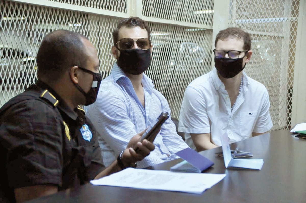 Editorial. Extraño silencio de muchos ante llegada de los exconvictos Martinelli