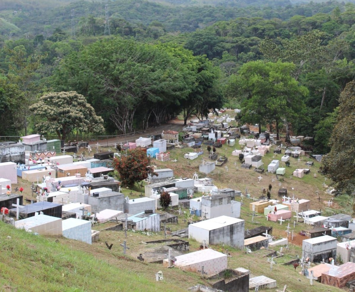 Llegó a su máxima capacidad. Ni un cadáver más cabe en el cementerio de Buena Vista, Colón