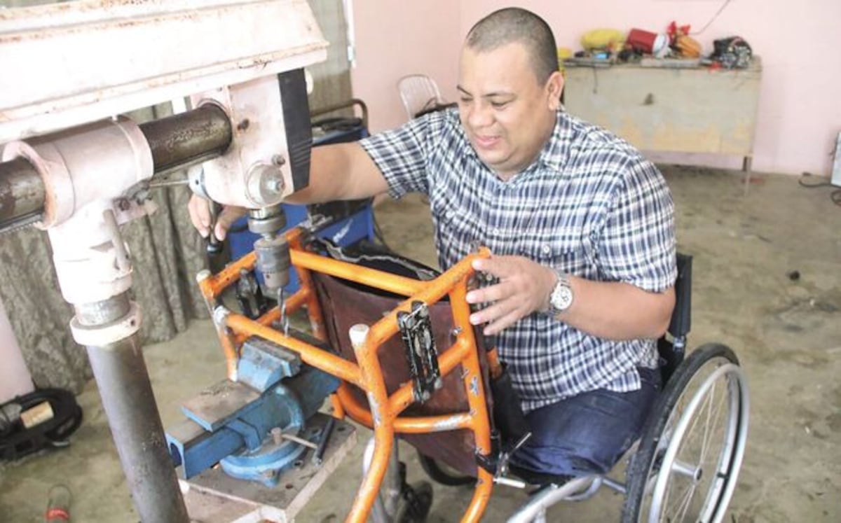 LOGRÓ SU SUEÑO. A pesar de perder sus dos piernas por una descarga eléctrica 