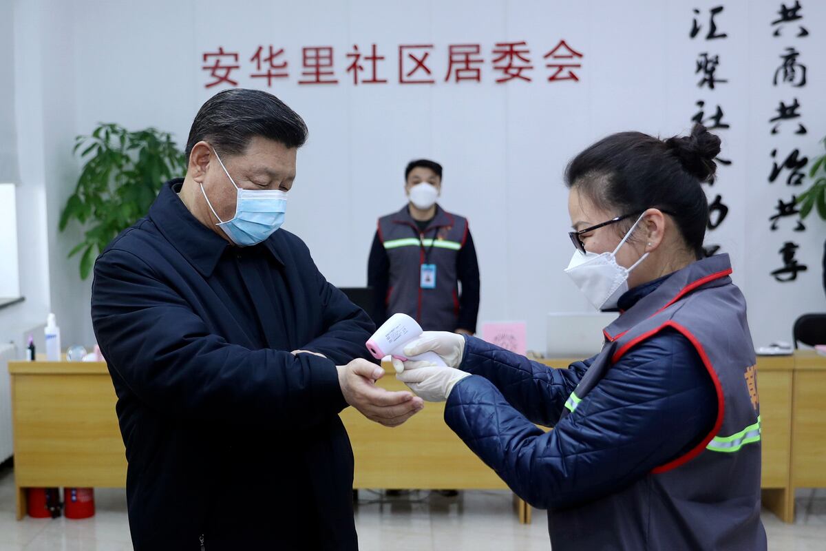 Presidente de China promete ayudas a industrias afectadas por virus