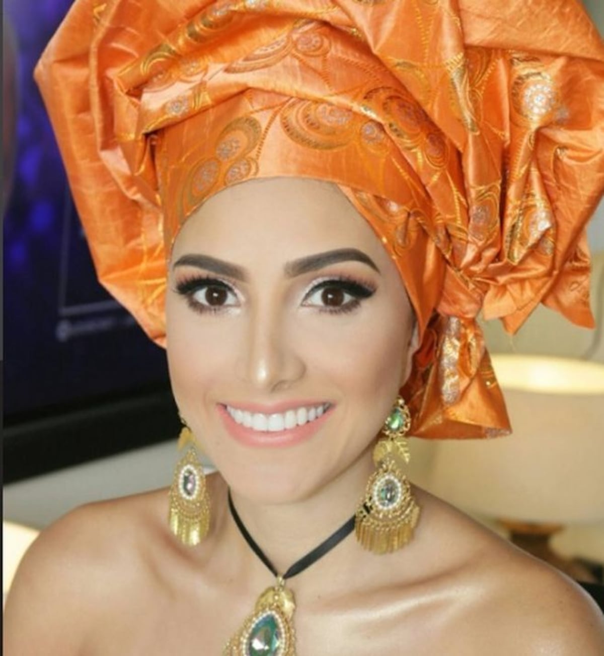 Vestido de Katleen  y mujer de alcalde,causa sensación, ¿a quién le queda mejor?