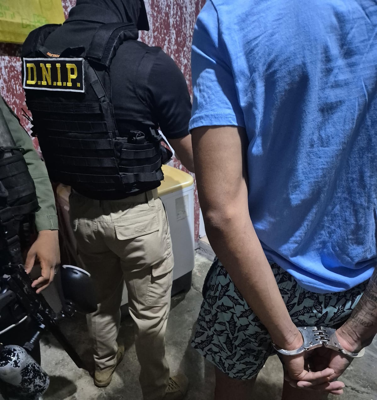 ‘Pollito’ y ‘Bebito’, presuntos cabecillas de la pandilla ‘Los Jota’, caen junto a otros siete en operativo en San Miguelito