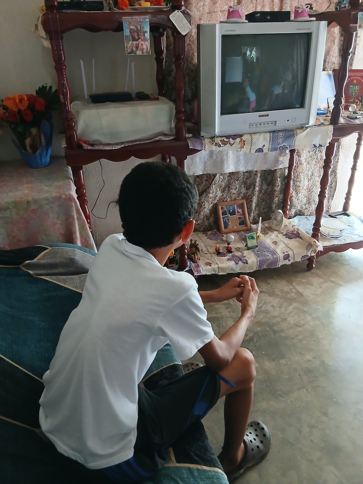 ‘Me duele y no puedo estudiar’: la escoliosis que le quita la infancia a Milton, de 13 años