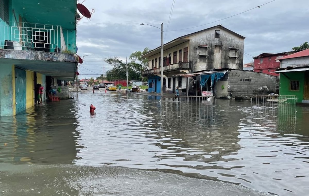 Inundaciones y deslizamientos sacuden Colón: 127 personas afectadas 