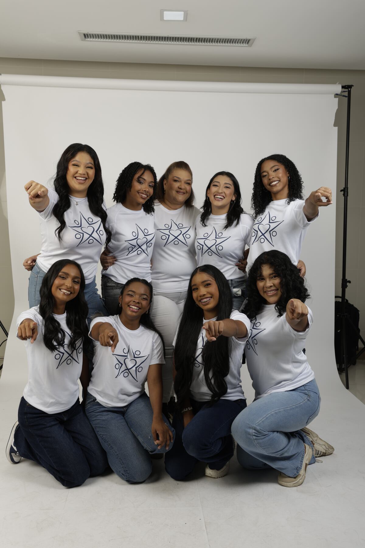 Las chicas de Bloom’s Dance Crew se preparan para robarse el show en la final de TalenPro 2025