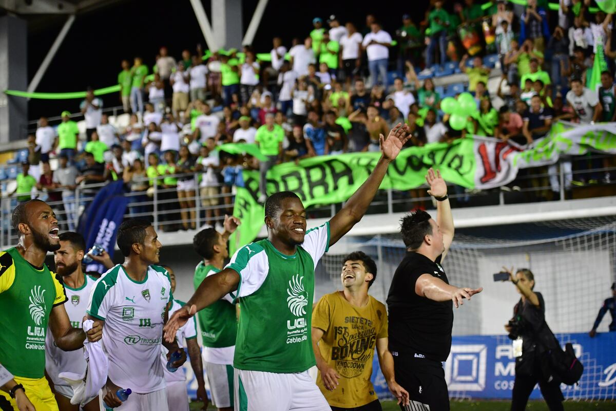 Williams marca en el tiempo extra y Costa del Este liquida a un León que rozó el milagro